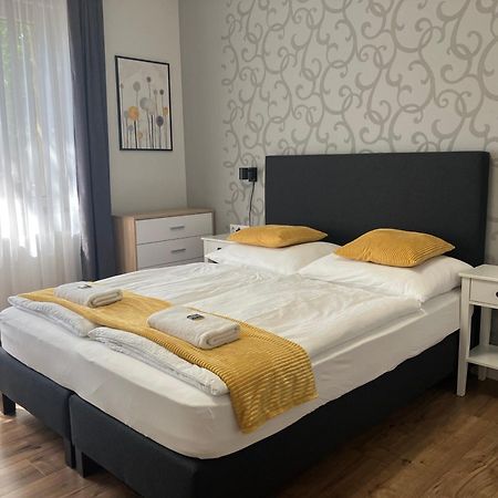 Illa Apartments Eger Buitenkant foto