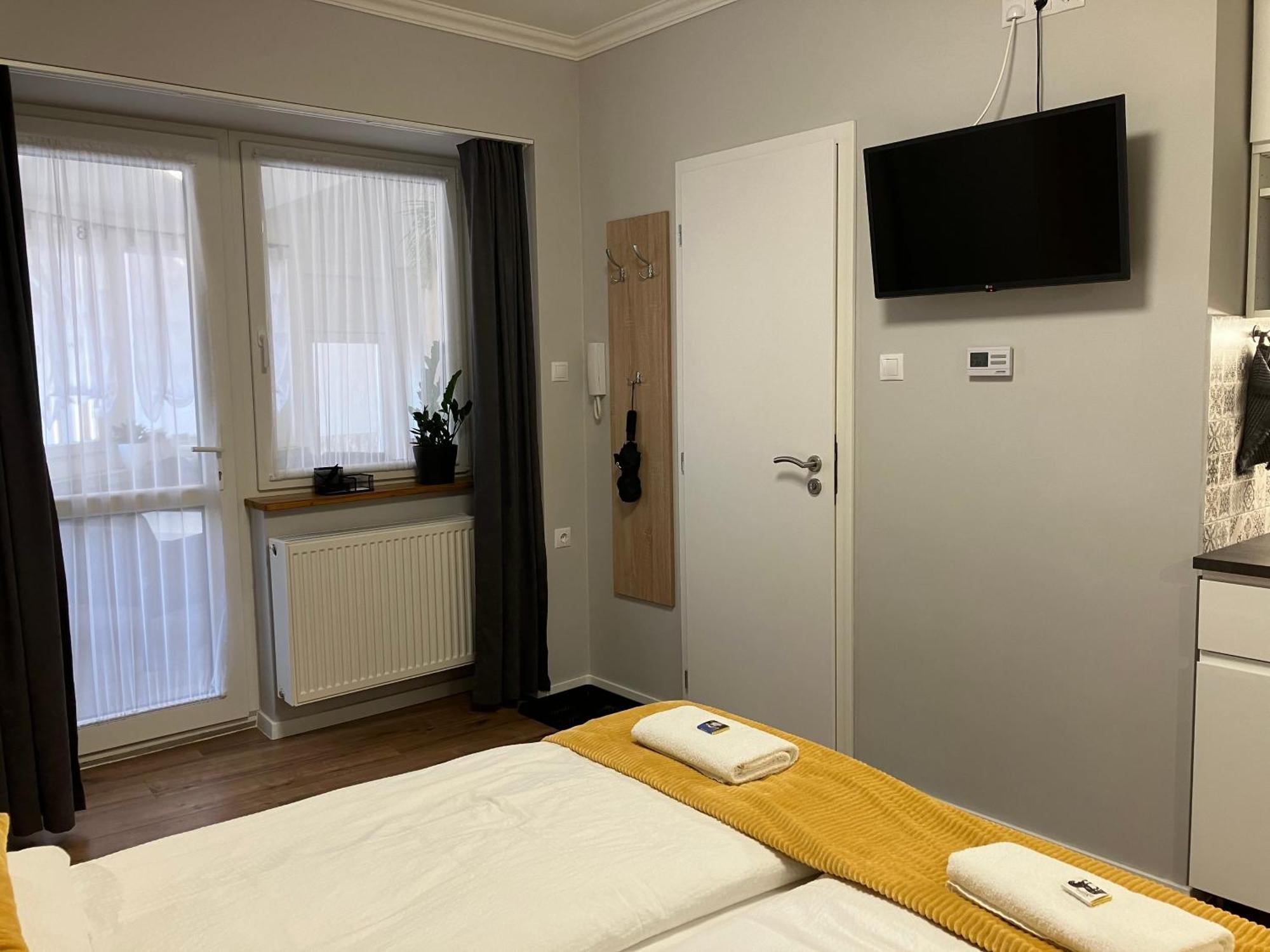 Illa Apartments Eger Buitenkant foto