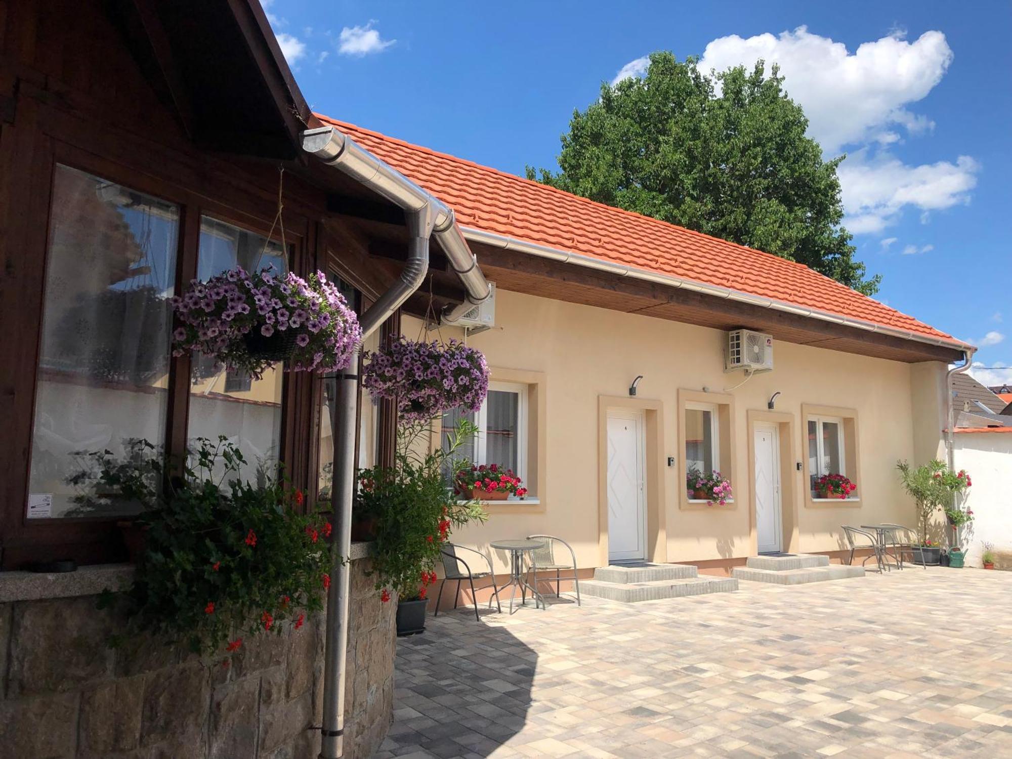 Illa Apartments Eger Buitenkant foto