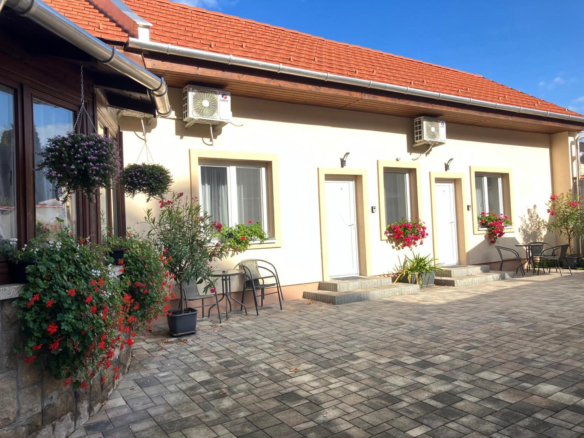 Illa Apartments Eger Buitenkant foto
